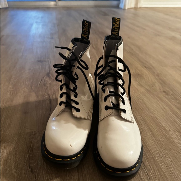 Doc Martens white leather lace up boots - Picture 2 of 3